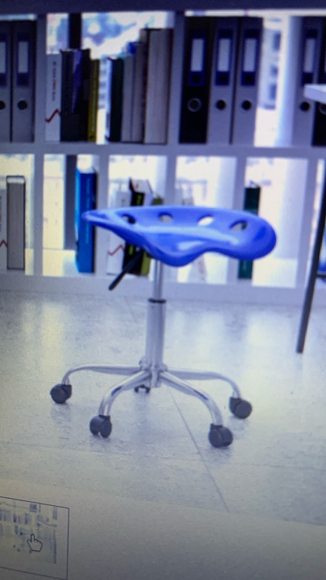 Ergonomic Adjustable Seat With Caster Wheels 