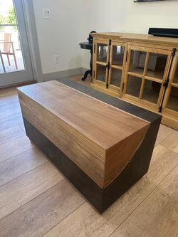 Arhaus ACACIUS END TABLE