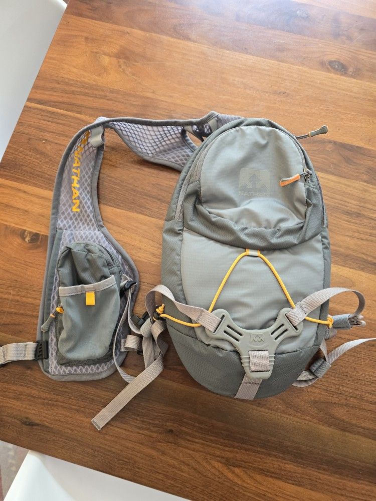 Nathan Hydration Vest