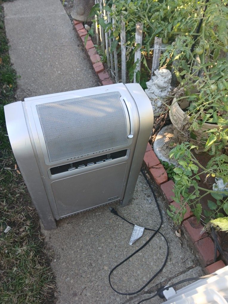 Ceramic Electric Heater Will Plug It In To Show You It Works