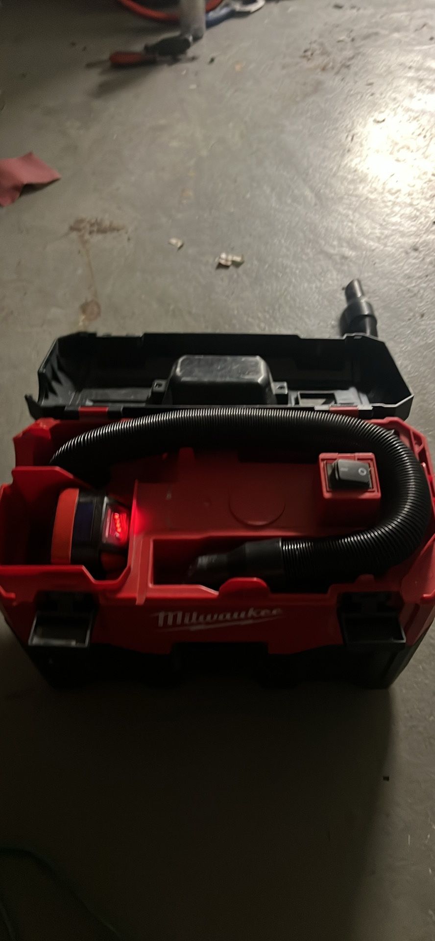 Milwaukee M18 Vacuum