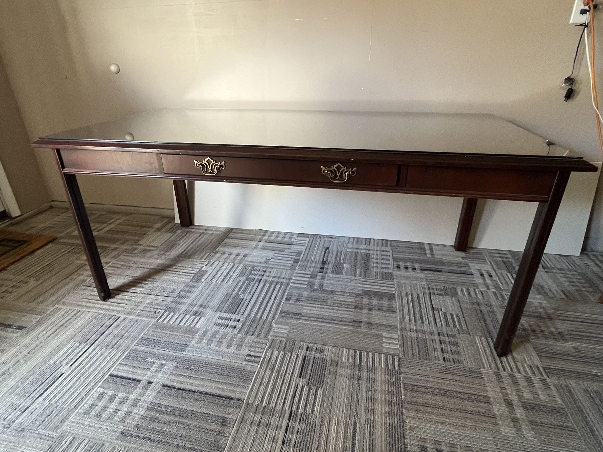 Desk / Table