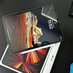 IPAD PRO 11 inch. 3rd Gen WI-FI (Like New- With Box) 