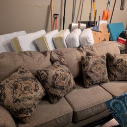 10 Decorative Pillows. Covers Come Off. 