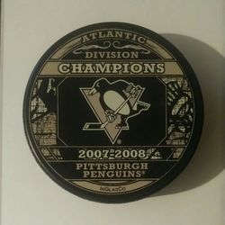 2007 2008 2007-08 Pittsburgh Penguins Atlantic Division Champions Hockey Puck Official NHL In Glas Co. Collectible Sports