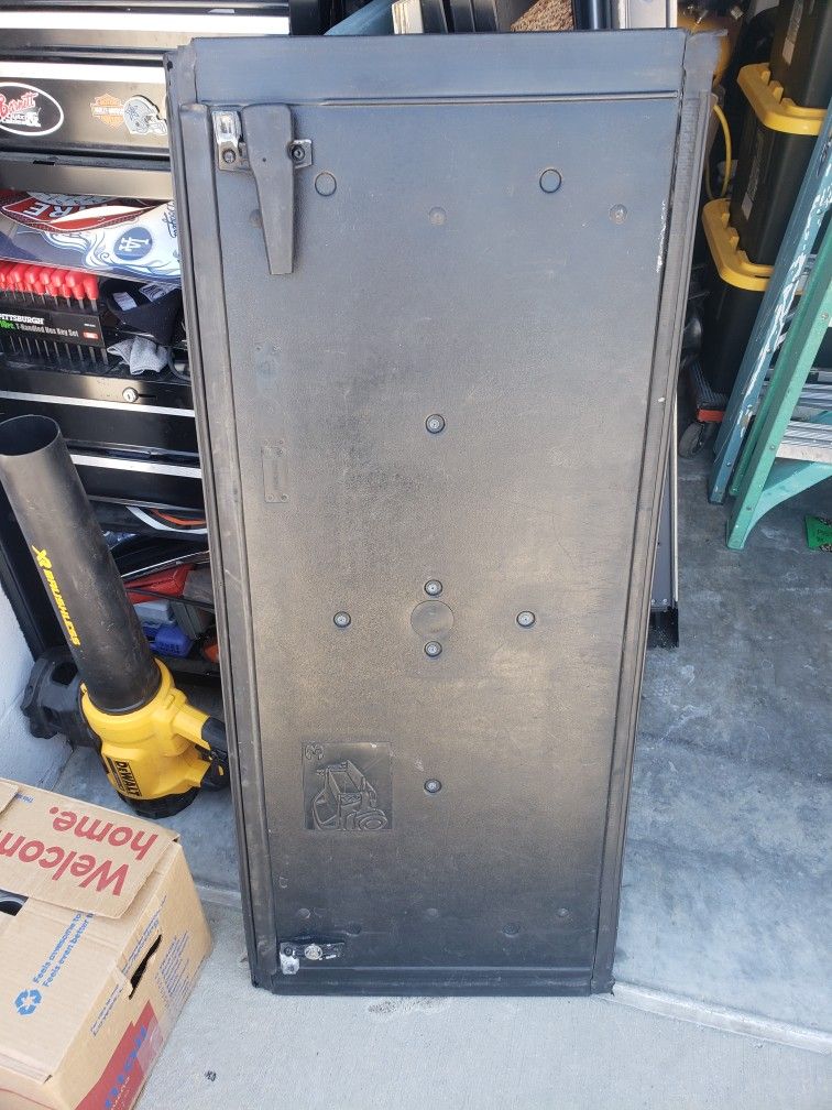 Third Panel Cover For Chevy Avalanche