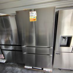 Refrigerator Print Proof Stainless Steel 30 cu. ft. SMART Internal Water Dispenser MAX French 4 Door LG