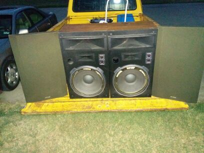 Realistic Optimus Mach three 15" Wooden Cabinet Speakers