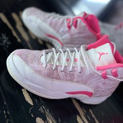 Youth Women Jordans / Jordan de mujer size Youth