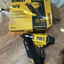 New DeWalt Framing  Nailer 