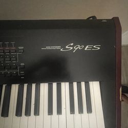 Yamaha S90 ES Keyboard/Synth