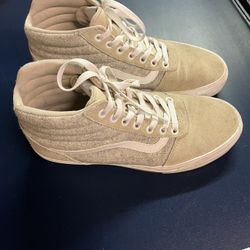 Women’s High Top Vans Size 9