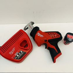 Milwaukee M12 Hackzall Reciprocating Saw, Charger & Battery Included. (works Perfectly)