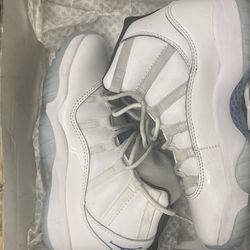 Canadian 4s size 6 in women’s