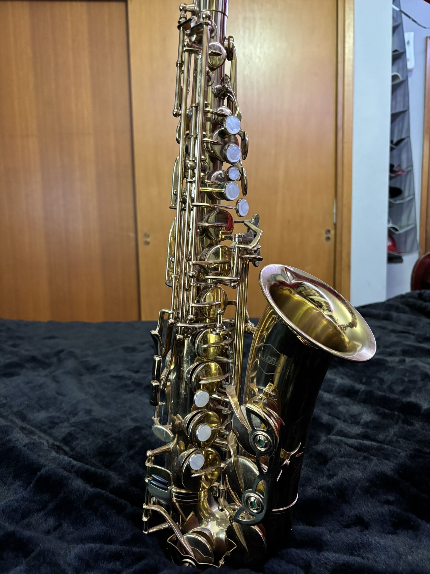 Selling Allora AAS-450 Vienna Series Alto Saxophone 