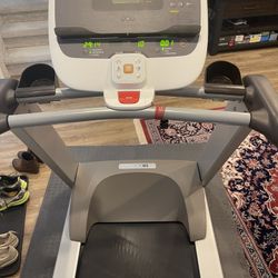 Used record 9.31 Non Folding treadmill