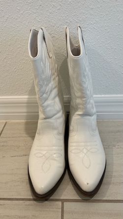 White cowgirl boots size 6.5