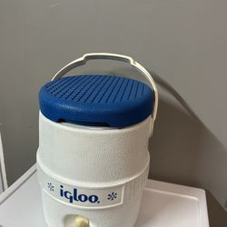  Igloo Industrial Water Cooler2 Gallons 