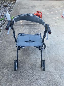 Moblie walker/chair