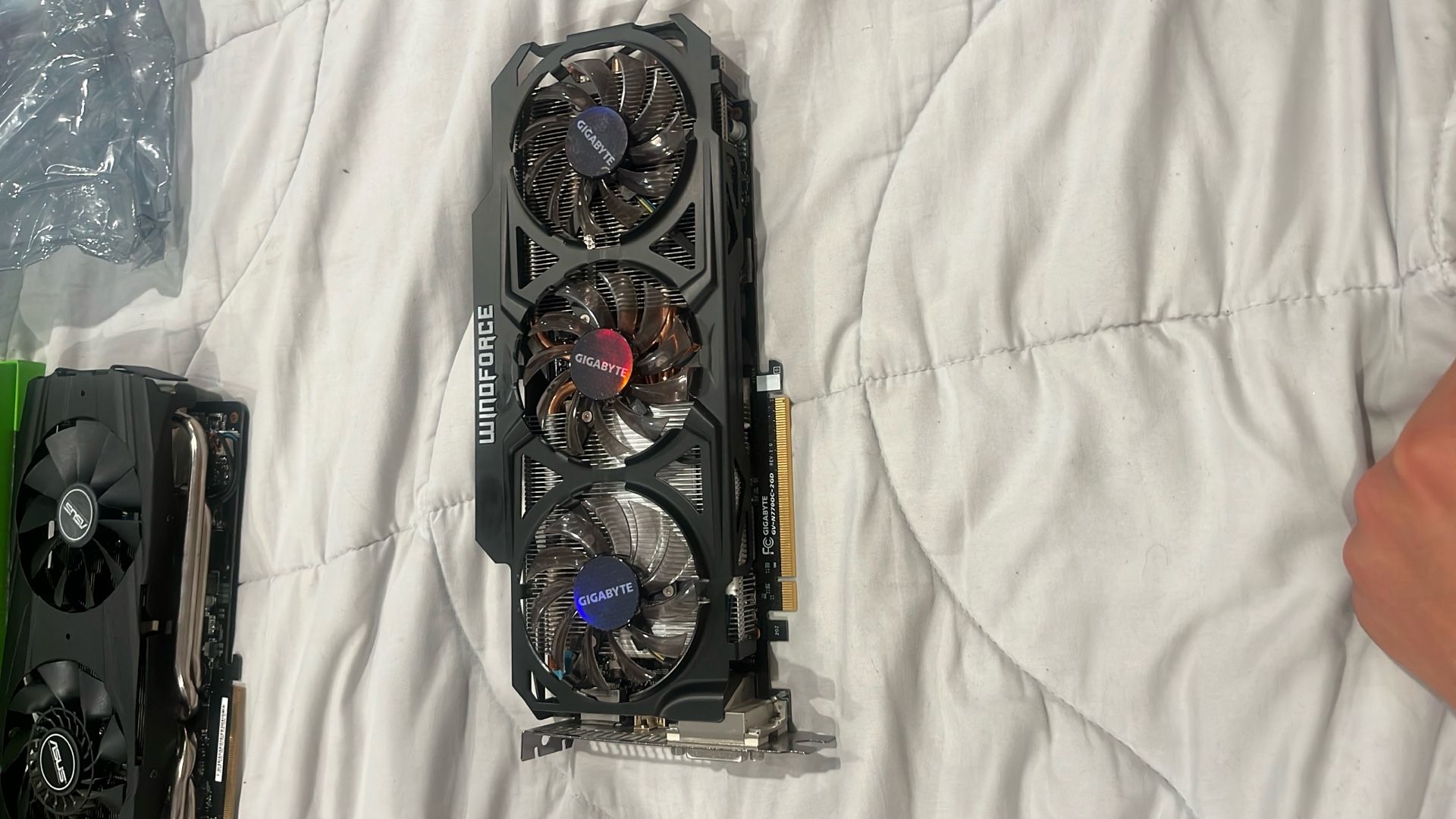 Gigabyte GTX 770 Windforce OC 2GB – Triple Fan GPU