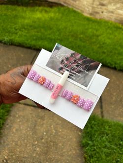 Press on nails