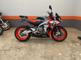 2021 Aprilia Tuono 660