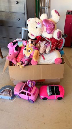 Free bundle of toys. I need it gone NOW! Don’t message me if you can’t come now please.