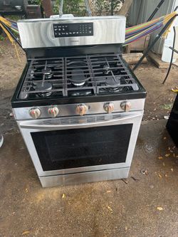 Samsung stainless steel gas range 5 burner 30. Day warranty 30 dias de garantia