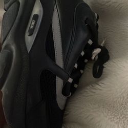 Dior B22s