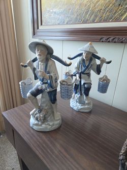 China statues set of 2