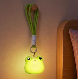 Mini Frog Night Light with Lanyard, 8 Color Changing Rechargeable Portable Mini Kids Night Light, Soft Silicone Cute Lamp for Bedroom & Camping, Gifts