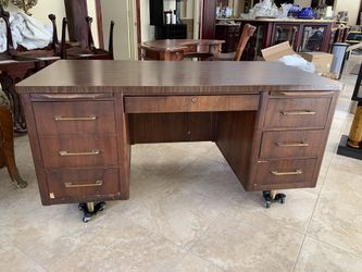 Extremely well made solid wood large office desk with 7 drawers and two pull out side tables