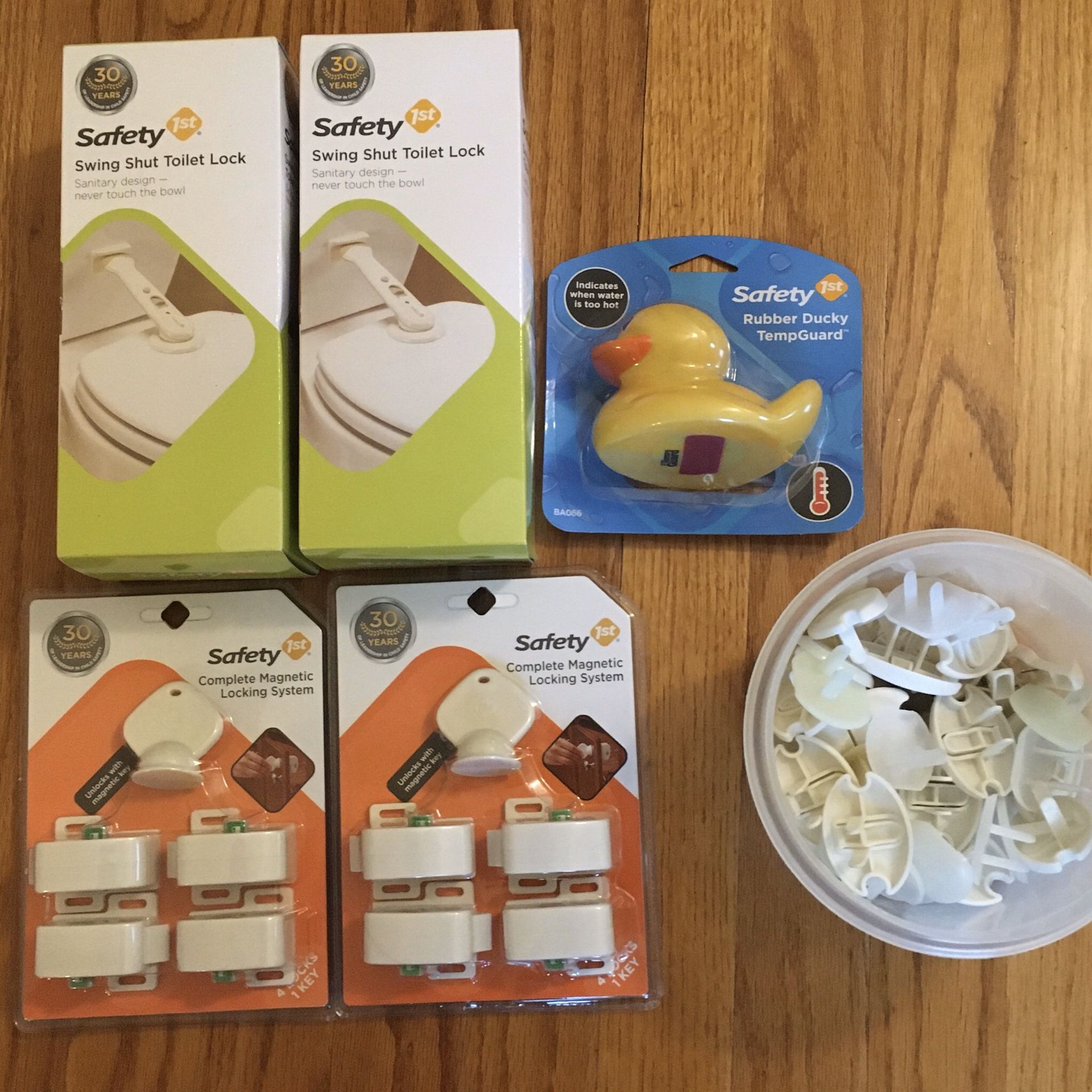 Large lot of baby safety items. Safety 1st.