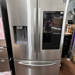 Samsung TABLET Refrigerator Family Hub New (RF27T5501SR)