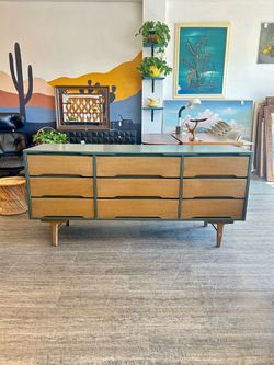 Dresser / Two Tone Green and Wood / 9 Drawer / MCM / Vintage!