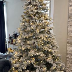 Flocked Pre-Lit Christmas Tree 7’
