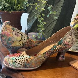Spring Step L’Artiste Whimsy Pink Multi Fairy Cottage Core Pumps