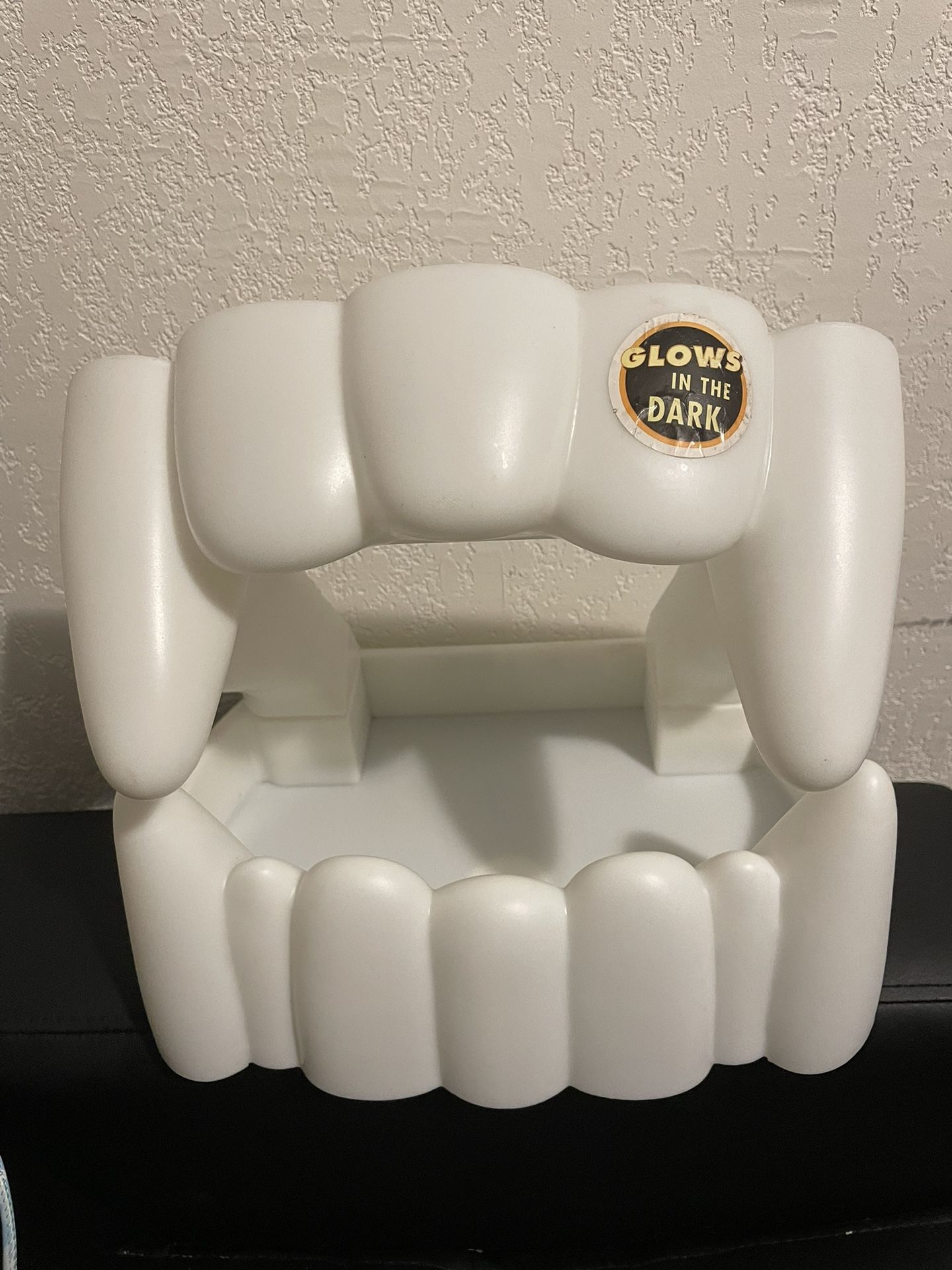 Hallmark Vampire Teeth Candy Bowl Dish Glow Dark Blow Mold Fangs Dracula Monster for Sale in San