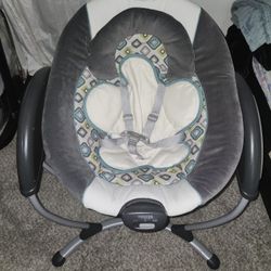 Graco Baby Rocker w/music