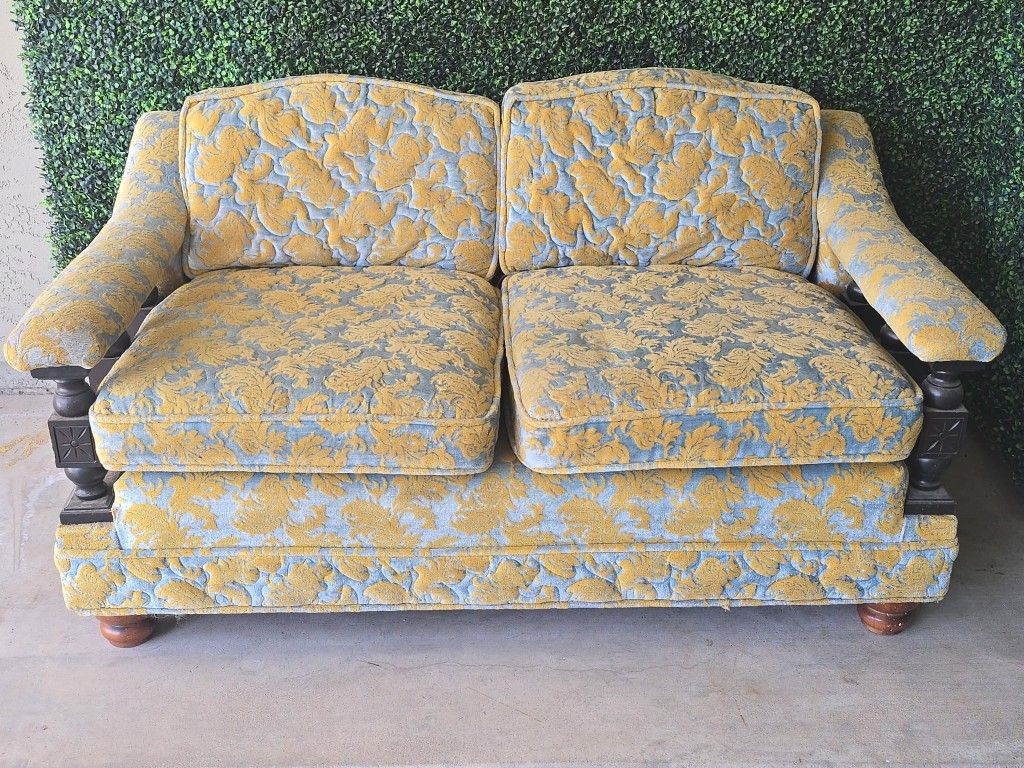 Awesome 70s Couch!