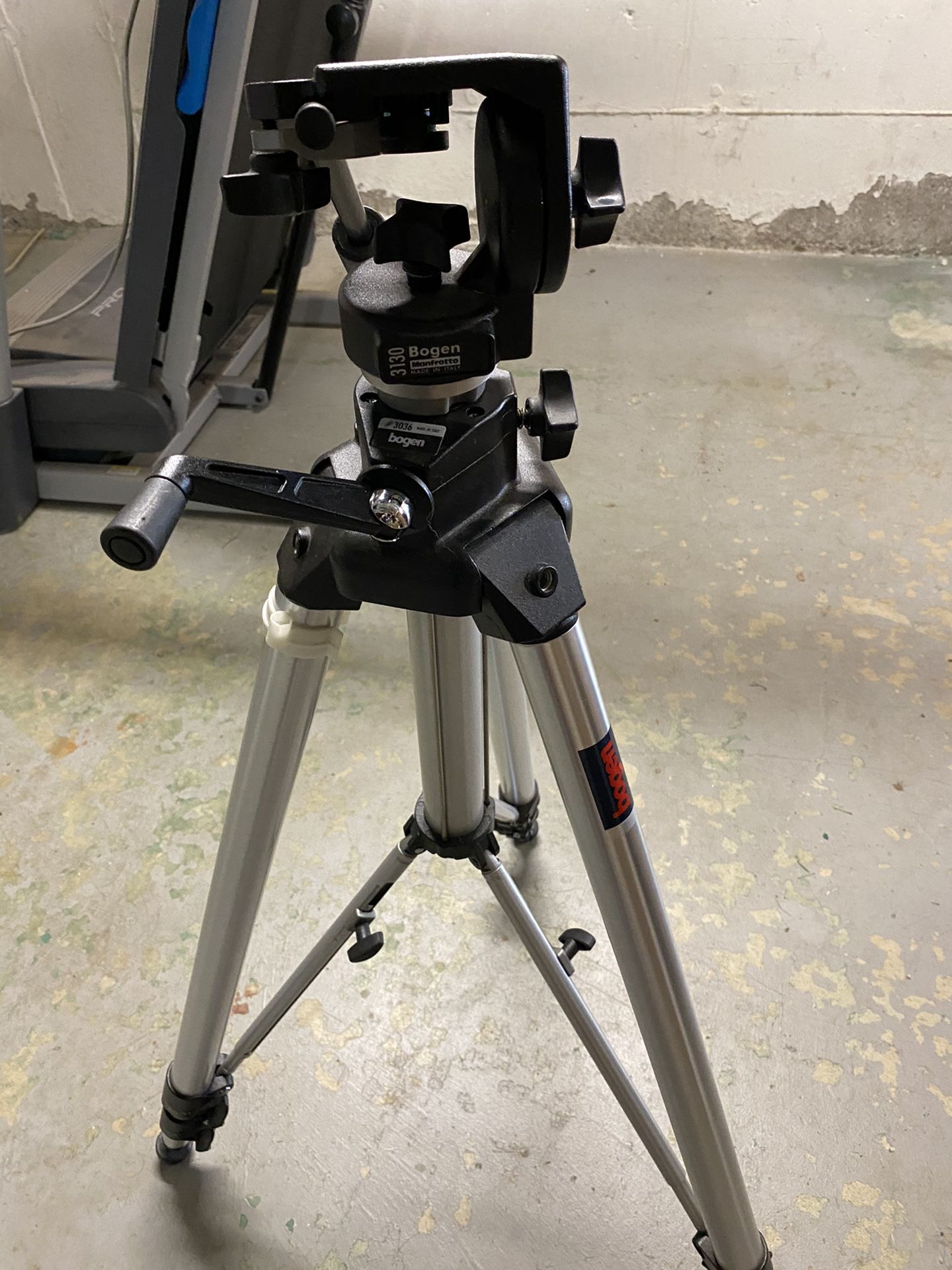 Manfroto Bogey Tripod with camera head