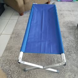 FOLDING CHILDREN'S COTS