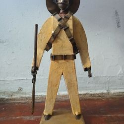 collectible sculpture created by Mexican artist Manuel Felguerez.