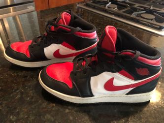 Air Jordans NIKE High Top Basketball Shoes Youth Size 7 LIKE NEW Michael Jordan Chicago Bulls Sneakers