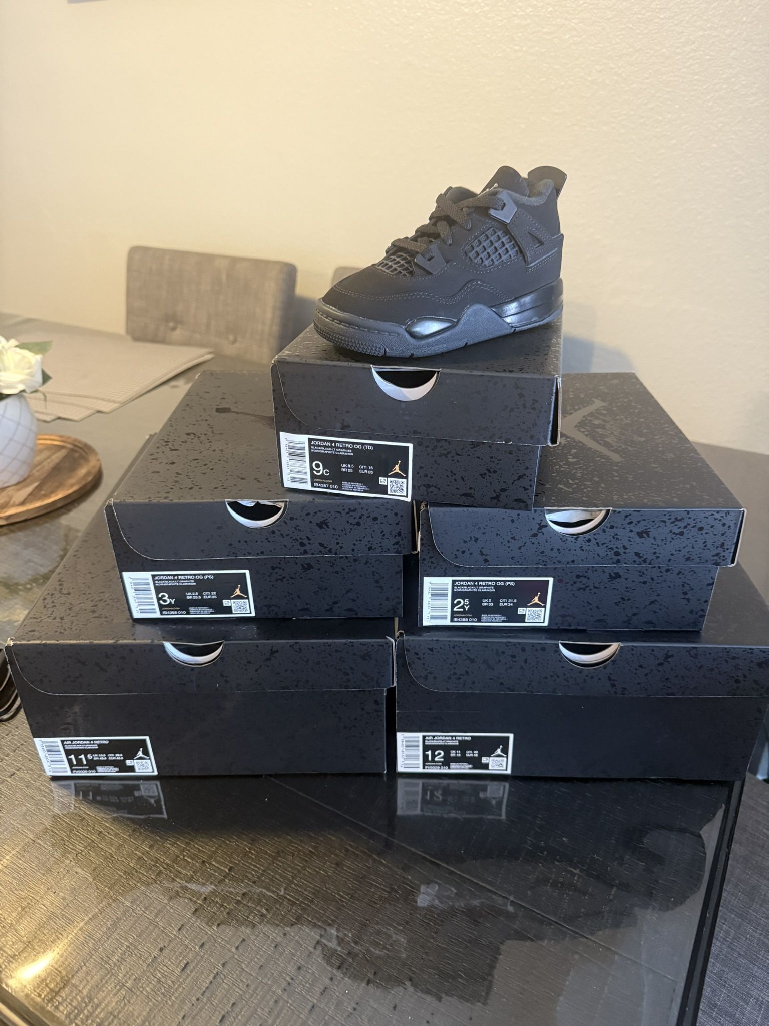 Jordan 4 Black cat size 11.5 M