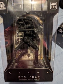 Alien Big Chap Xenomorph statue
