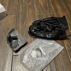 Replacement Right side mirror housing assembly, for a  Honda Fit