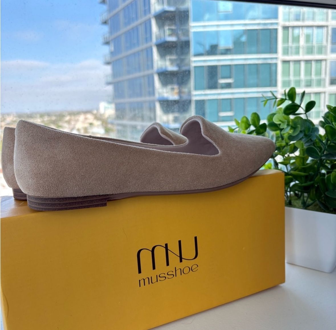 New Tan Suede Flats Classic Comfort Size 7