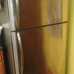 Frigidaire Fridge 