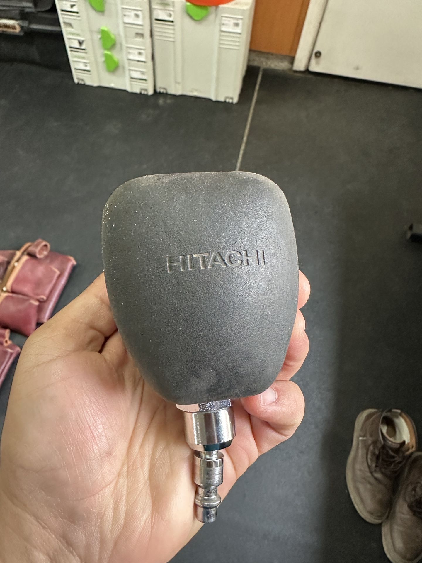 Hitachi NH 90AB 3 1/2 Palm Nailer